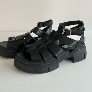 Blondo fisherman sandals, black, size 6